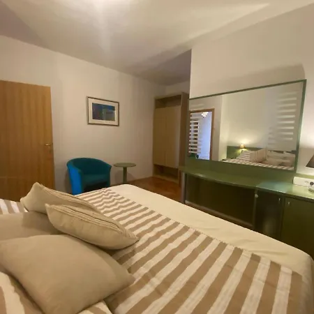 Guest house Josip Makarska